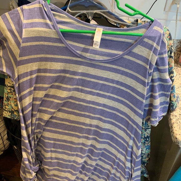 Tops - Lularoe perfect t